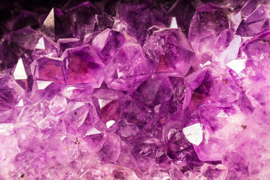 Kristall Edelstein Amethyst Heilkristalle und ihre potentielle Wirkung